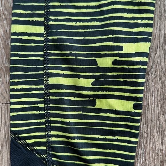 Lululemon Seawheeze Pace Rival Crop Leggings Size 4 Black 21" Inseam - Picture 3 of 8